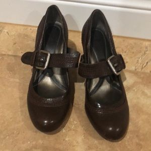 Naturalizer brown heels